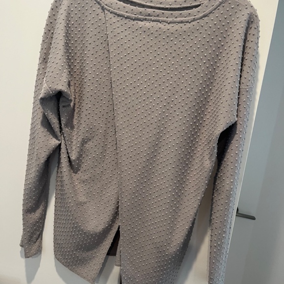 Medium Wilfred Shirt Cutout Back - Picture 2 of 2